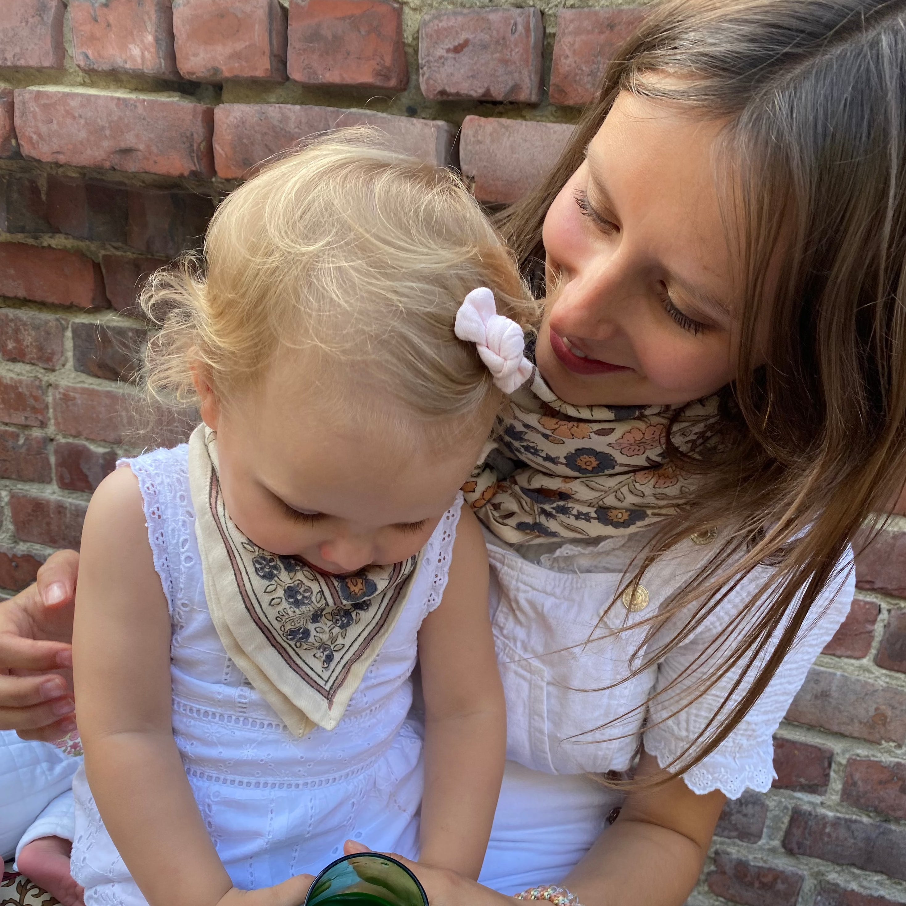 Foulard Bebe , enfant et Adultes Venez découvrir nos foulards pour toute la famille, fabriqués en Inde grâce à la méthode du blockprint