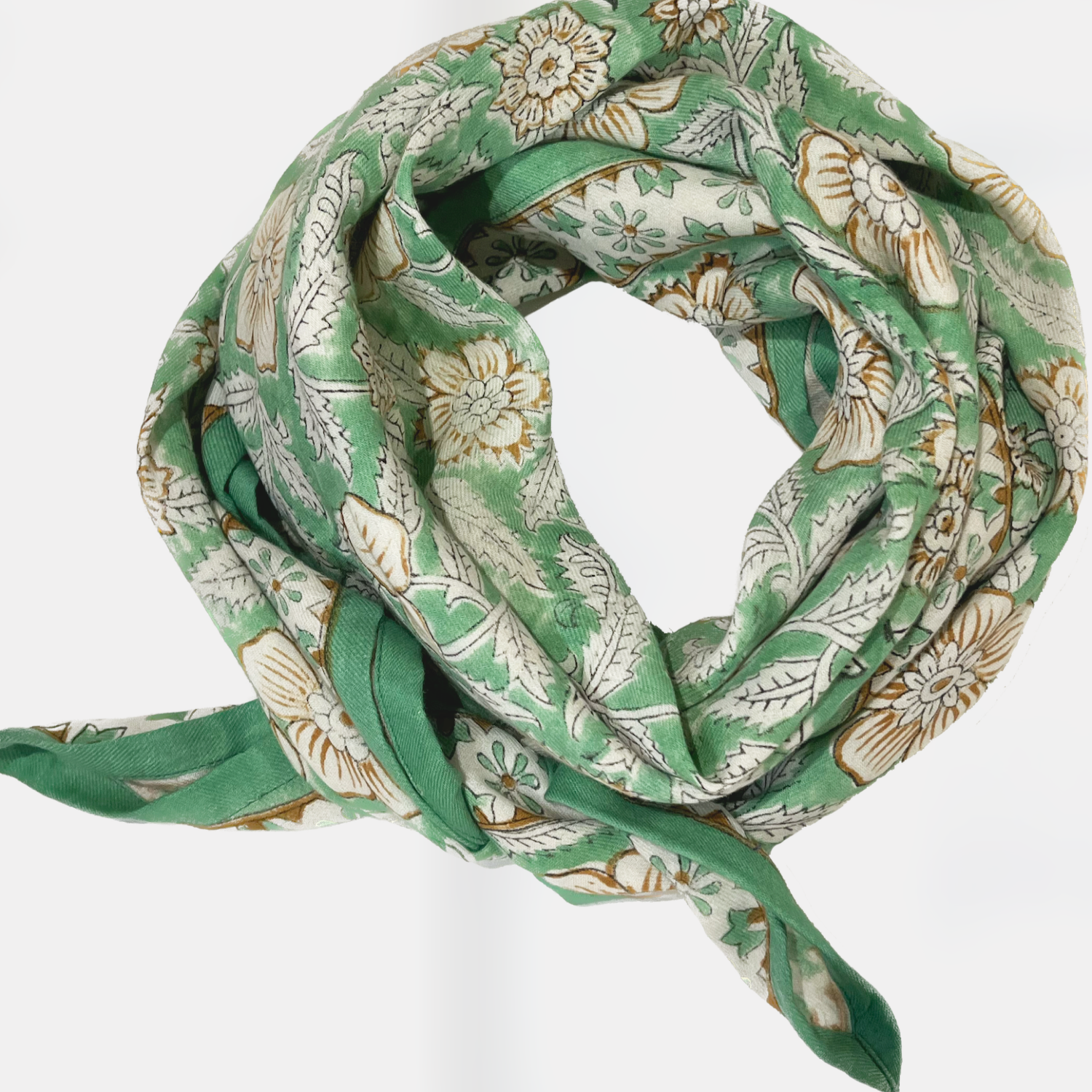 Foulards Bébé, Enfant et Adulte Venez découvrir nos foulards pour toute la famille, fabriqués en Inde grâce à la méthode du blockprint.  