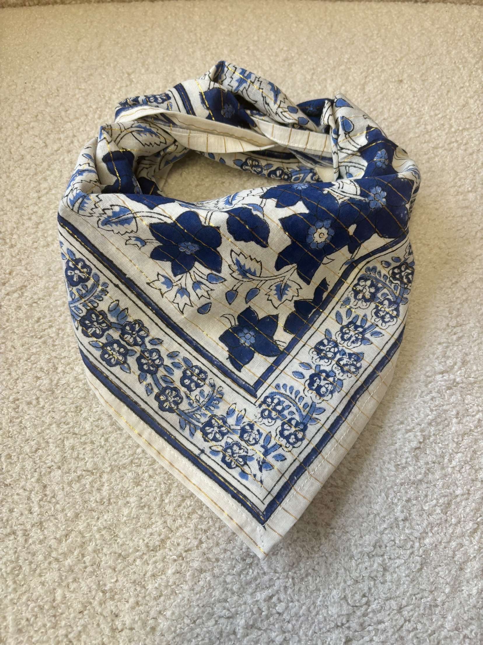 Foulard en Lurex bleu 50 cm